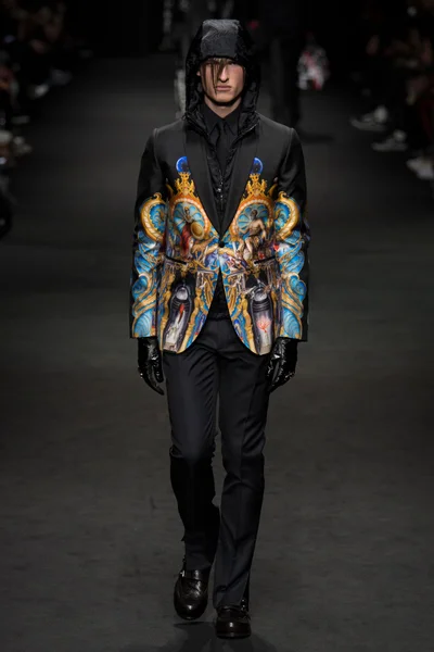 Look 37